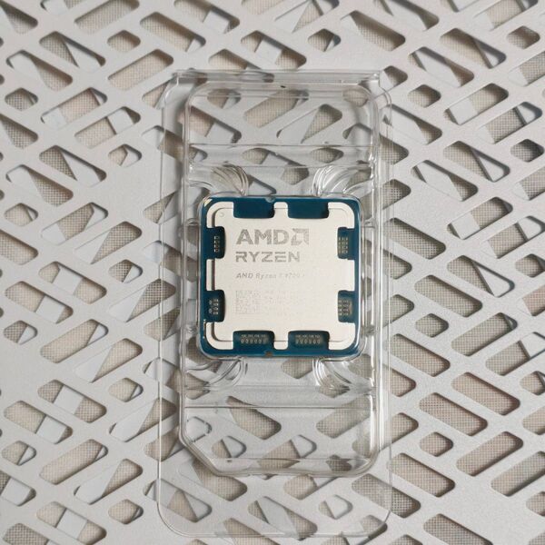 AMD Ryzen 7 9700X バルク品 新品