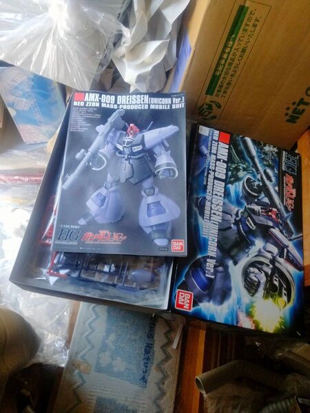 未組立赤バンダイAMX-009 ドライセン ユニコーンVer. (1/144スケール HGUC 124 機動戦士ガンダムUC