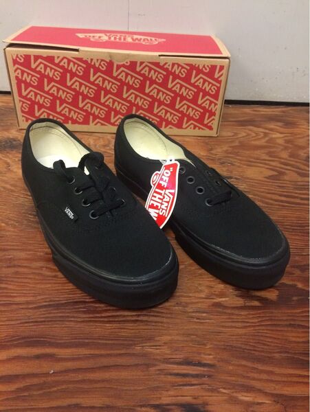 VANS SHOES AUTHENTIC BLK/BLK 新品箱入り、送料込み、 バンズ スニーカー オーセンティック