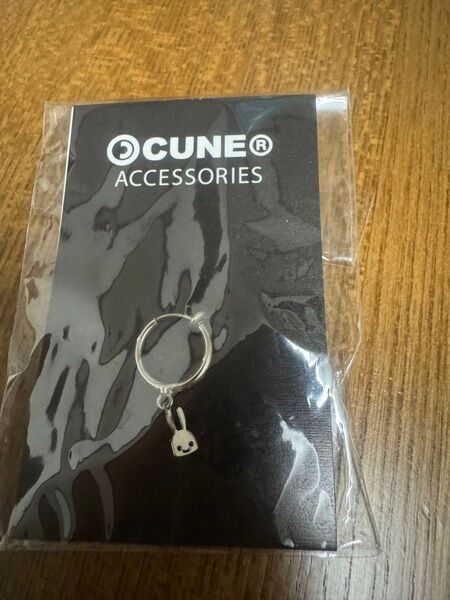 CUNE ウサギフープイヤリング1p