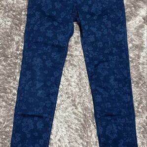 UNIQLO ユニクロ ウルトラストレッチジーンズ スキニー 22 56cm 花柄 レディース
