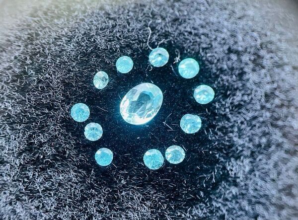 【お値打】天然パライバル トルマリン 0.137ct と取り巻きメレ11p 色石ルース jewelry 宝石 ルース 裸石