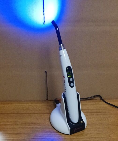 R7.0520.① 歯科器具機器 診療 技工WOODPECKER?ライト?B?LED光照射器?光重合器?ネイル?修理必要ジャンク品