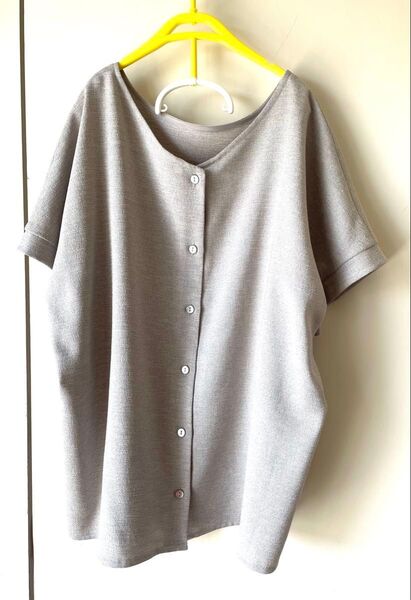 ベージュ系 ブラウス半袖 前後両用可能!美品 事務服 普段着