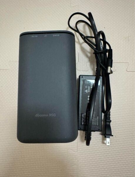 docomo home 5G HR01 Wi-Fiルーター
