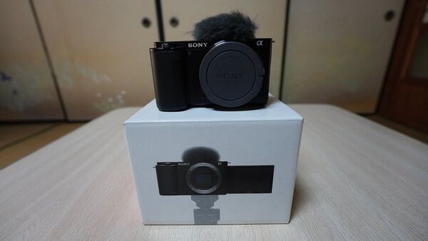 VLOGCAM ZV-E10 ボディ ブラック+NP-FW50互換バッテリー×4&充電器 Newmowa