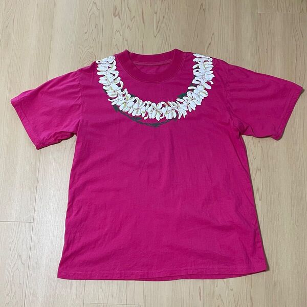 ピンクのTシャツ 花柄 レイ ハワイ