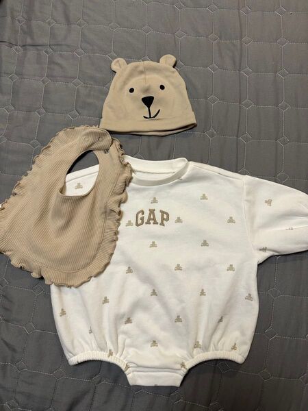 GAP ベビー バブルワンピース 60サイズ スタイ、キャップ3点セット ギャップ 試着のみ