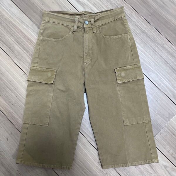 カーキ色 ハーフパンツ 150cm