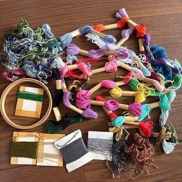 刺繍糸と刺繍枠のセット まとめ売り