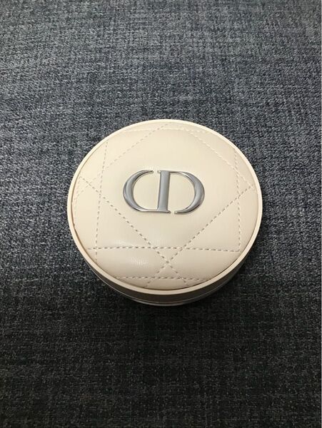 【DIOR】ディオールスキン フォーエバークッションパウダー ラベンダー