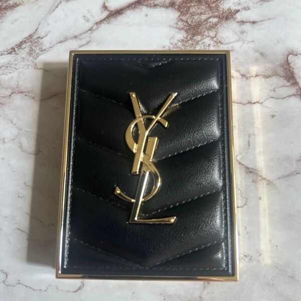 イブサンローラン YSL クチュールミニクラッチ アイシャドウ 400