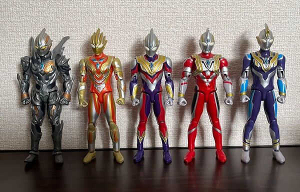 ウルトラアクションフィギュア ウルトラマントリガー マルチタイプ パワー スカイ トリガーダーク グリッタートリガーエタニティ