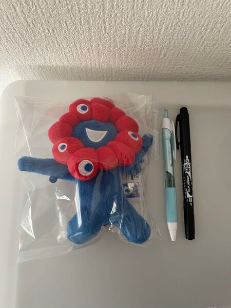 ② ミャクミャク ゴム紐付きぬいぐるみ