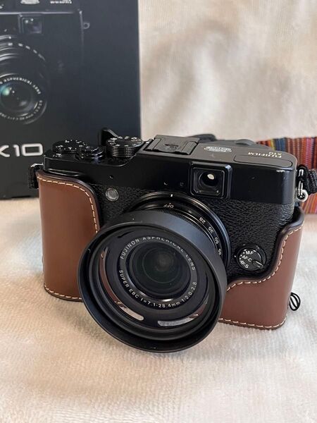 FUJIFILM X10 デジタルカメラ ブラック レザーケース、ストラップ他付録付き