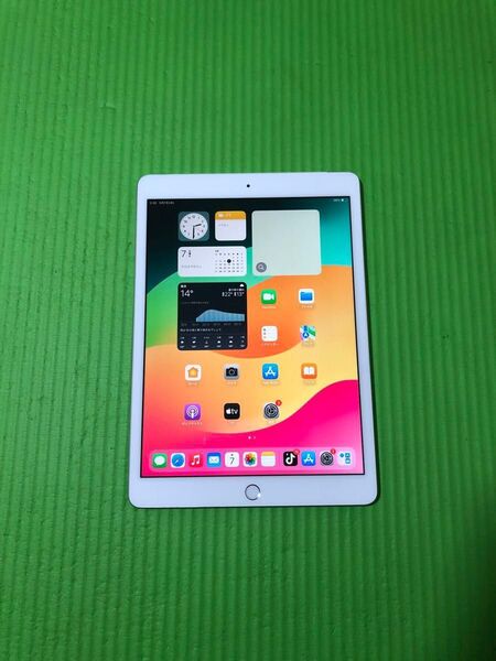 iPad7 WiFi+Cellular 32GB SIMフリーバッテリー95%