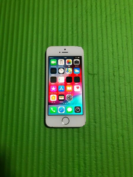 IphoneSE シルバー32GB SIMフリーバッテリー89%