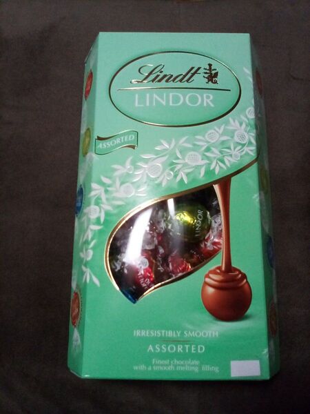 送料無料 ☆コストコ☆リンツ リンドール アソート4種類 24個 コストコ チョコレート☆ Lindt LINDOR Costco