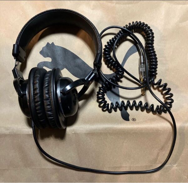 audio-technica ATH-PRO5 ヘッドホンとステレオプラグ
