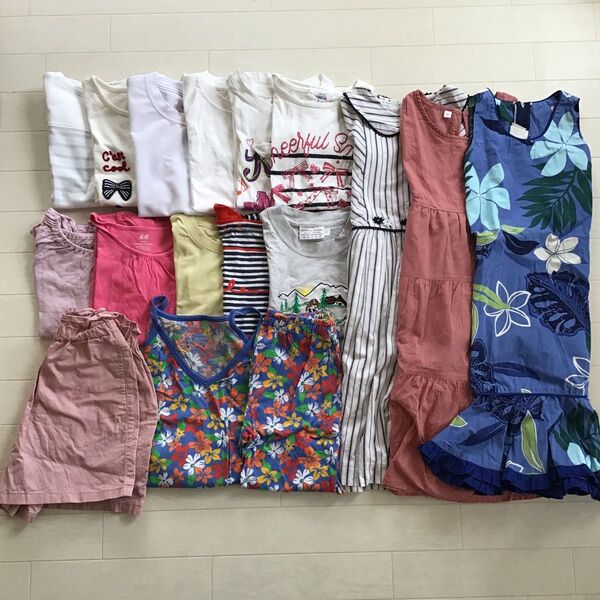 130サイズ 女の子服16点まとめ売り 夏服 半袖 ノースリーブ Tシャツ、ワンピース、スカート 半袖Tシャツ プリント