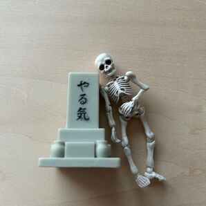 フィギュア 骸骨と墓石 2個セット