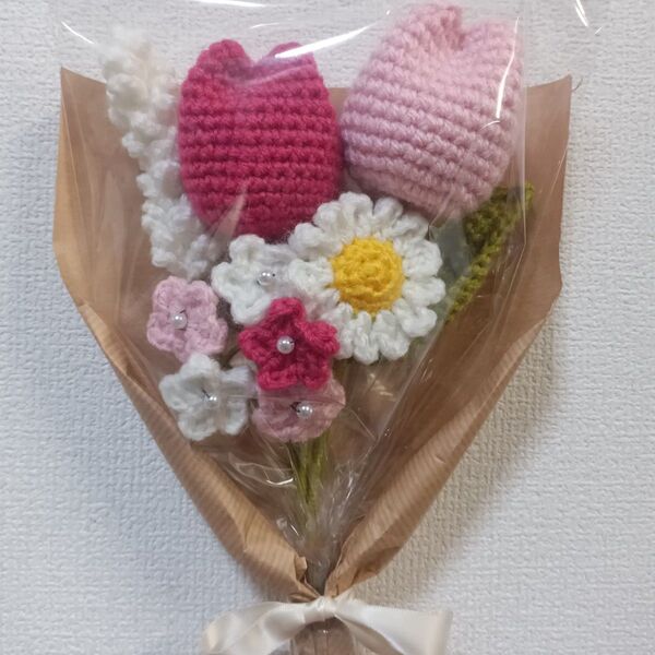 【枯れない花】編み物 かぎ針編み ブーケ ピンク 白 毛糸の花束 プレゼント
