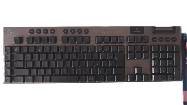 Logicool G ゲーミングキーボード G913-CK クリッキー 青軸 薄型 日本語配列