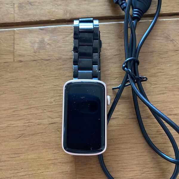 スマートウォッチと充電ケーブルセット