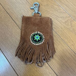 ケイシイズ ビーズ刺繍 フリンジ キーホルダー スエード調 ブラウン バイカーズ トラッカーズ 未使用品