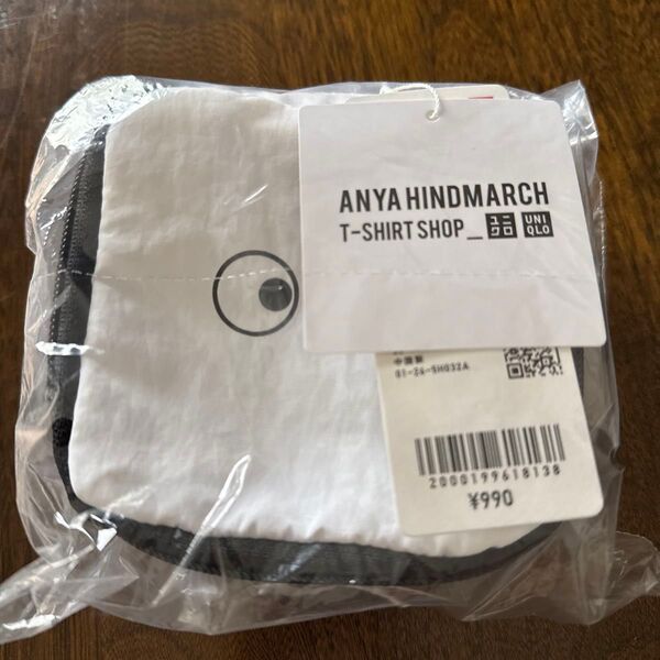 ユニクロ ANYA HINDMARCH ミニスクエアポーチ uniqlo アニヤハインドマーチ