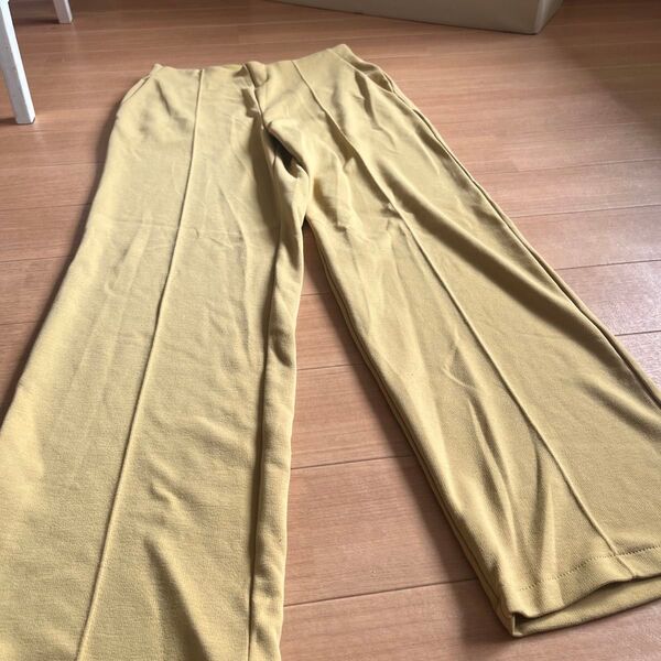 ユニクロレディース ズボン Sサイズ 山吹色