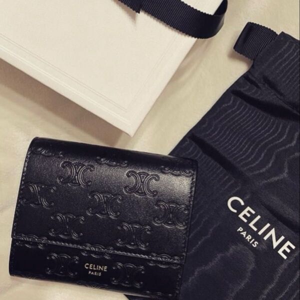 【確実正規品】セリーヌ 折りたたみ 財布 美品 三つ折り財布 黒 Celine トリンオフ コンパクト ロエベ CHANEL
