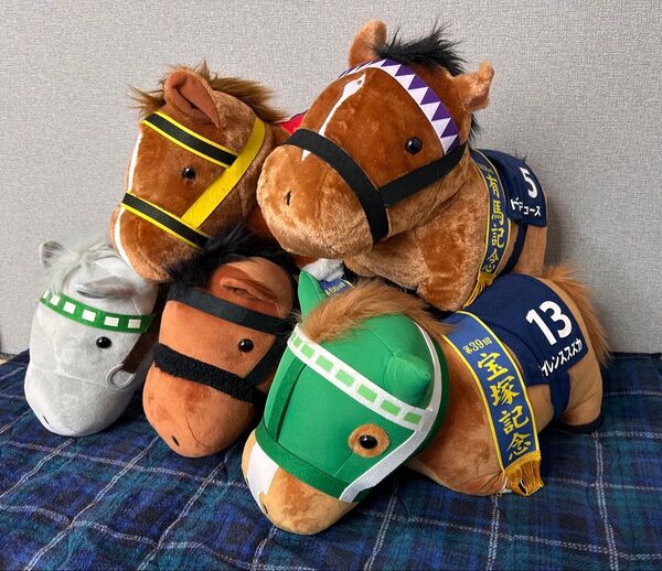 サラブレッドコレクション競馬BIGぬいぐるみ5点セット ドウデュースなど
