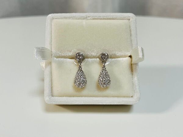 ピアス スワロフスキー SWAROVSKI ぶら下がり