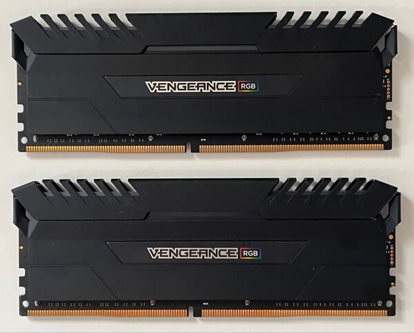 【動作確認済USED】CORSAIR RGB DDR4 メモリ- 3000 16GB(8GB×2)