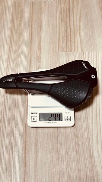 レックマウントのGoProマウント付き prologo SCRATCH M5 PAS TIROX サドル プロロゴ