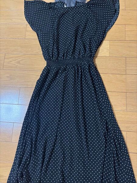 新品★GUドット ワンピース ペチコート付 黒