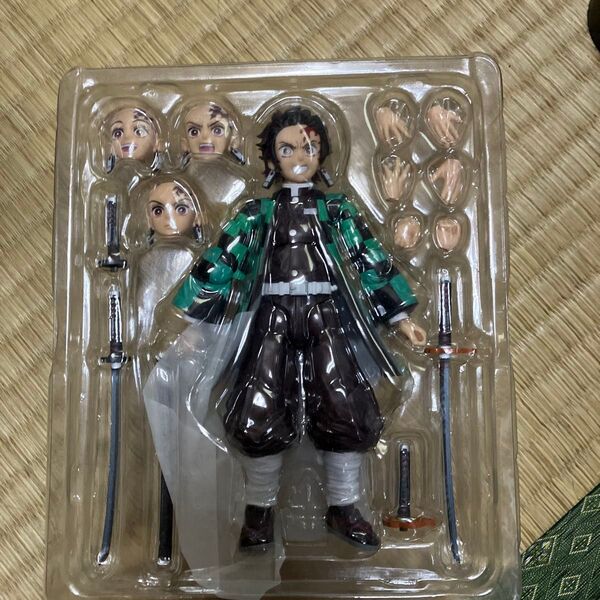 S.H.Figuarts 鬼滅の刃 竈門炭治郎 約140mm PVC&ABS製 塗装済み可動フィギュア
