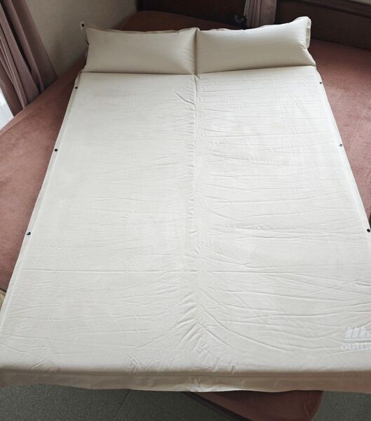 outrich インフレーターWサイズマット、スエード生地で滑らない快眠マット、エアーピロー付き 192x132x5 cm