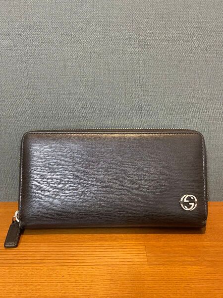 GUCCI グッチ チェルシー インターロッキングG ラウンドファスナー 長財布