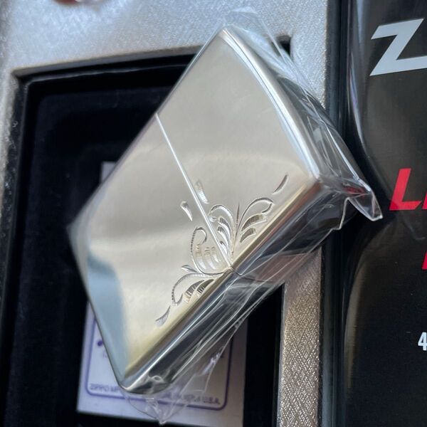 【未使用品】zippo2000年vintage手彫りシルバー銀仕上げ 妖艶な輝きの10μ オイルライター
