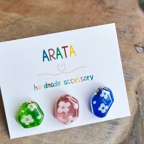 ハンドメイドピアス 緑 ピンク 青 3個 アシメ