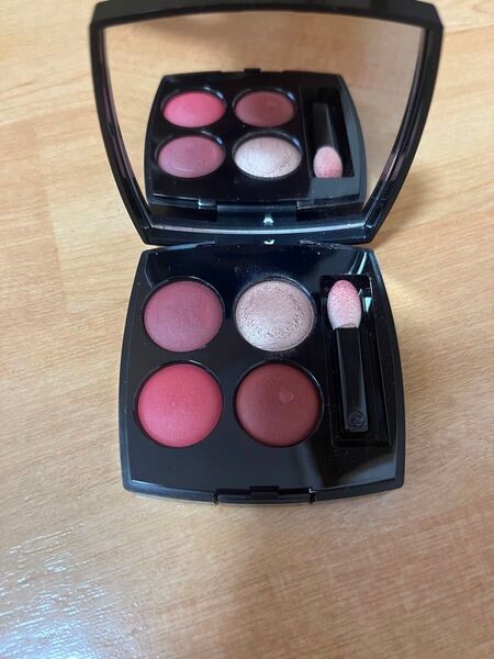 CHANEL LES 4 OMBRES シャネル レキャトルオンブル 364 カンドゥールエセデュクシオン アイシャドウ