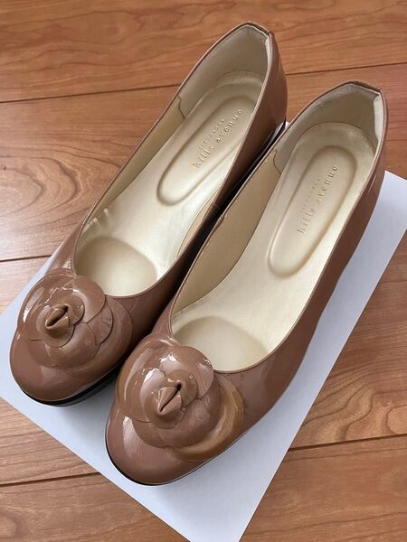 ヒルズアヴェニュー ウェーブソール カメリア パンプス 24cm エナメル