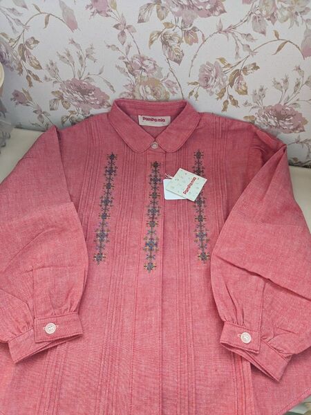 定価5300円pampamia 刺繍入り赤半袖シャツ 120