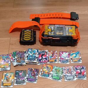 仮面ライダーガッチャード 変身ベルト カード85枚