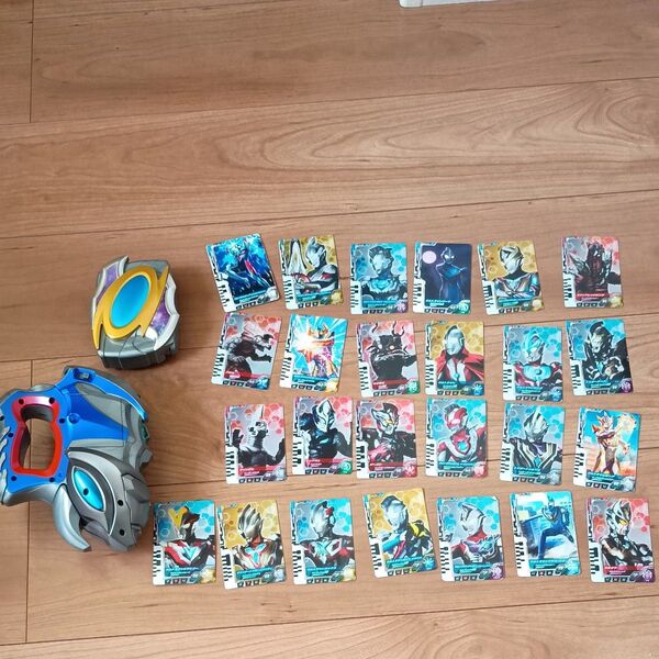 ウルトラマンデッカー DXウルトラディーフラッシャー ウルトラディメンションカードホルダ カード25枚