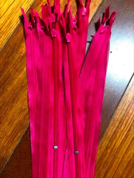 YKKファスナー コンシールスァスナー22cm 濃いピンク10本