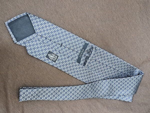 GUCCI ネクタイ GGロゴ グレー
