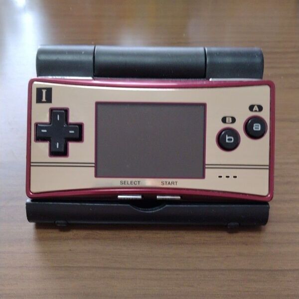 任天堂 ゲームボーイミクロ ファミコンバージョン gameboymicro gbm